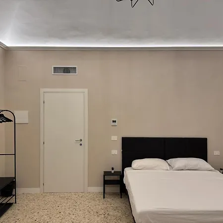 Manzoni Palace 900