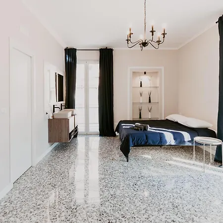 Manzoni Palace 900